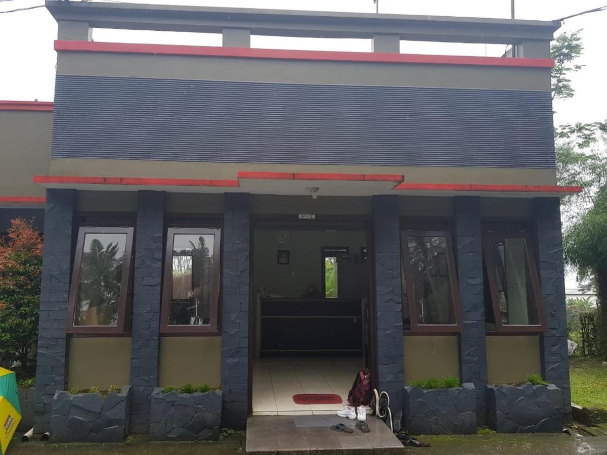 Surya Hotel & Resort Baturraden Kültér fotó