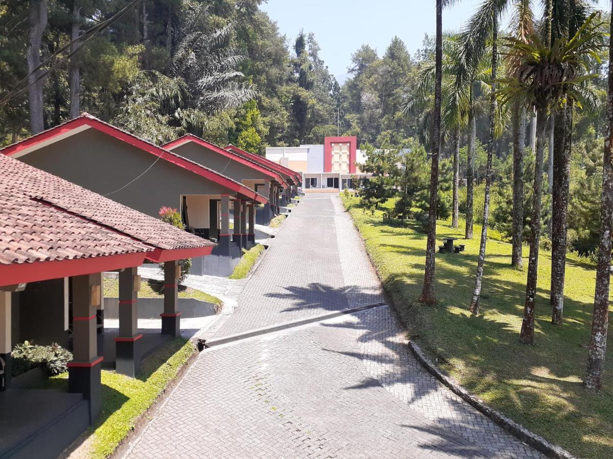 Surya Hotel & Resort Baturraden Kültér fotó